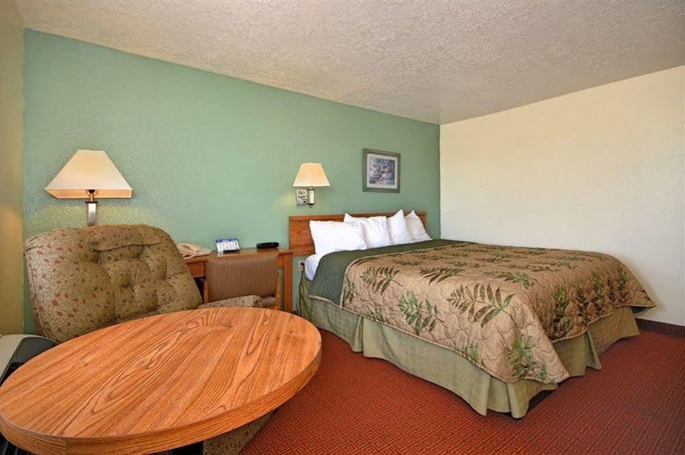 Super 8 By Wyndham Alamogordo - White Sands Экстерьер фото