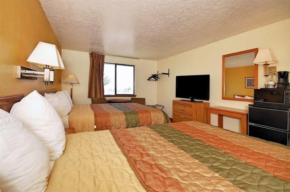Super 8 By Wyndham Alamogordo - White Sands Экстерьер фото