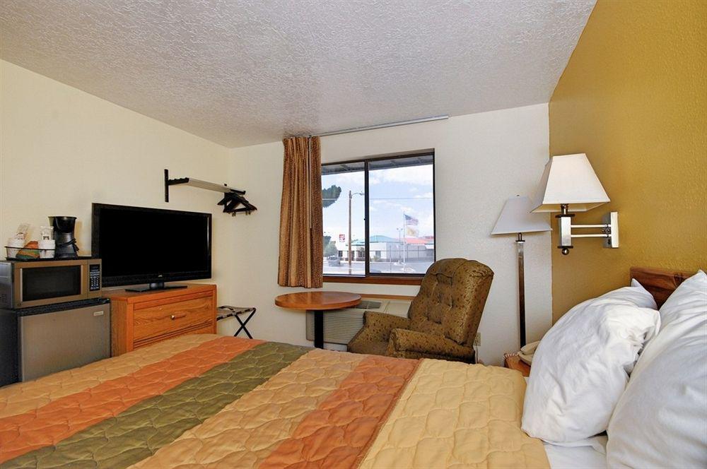 Super 8 By Wyndham Alamogordo - White Sands Экстерьер фото